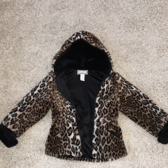 Casual Time Faux-Fur Leopard Print Coat - Picture 3 of 8
